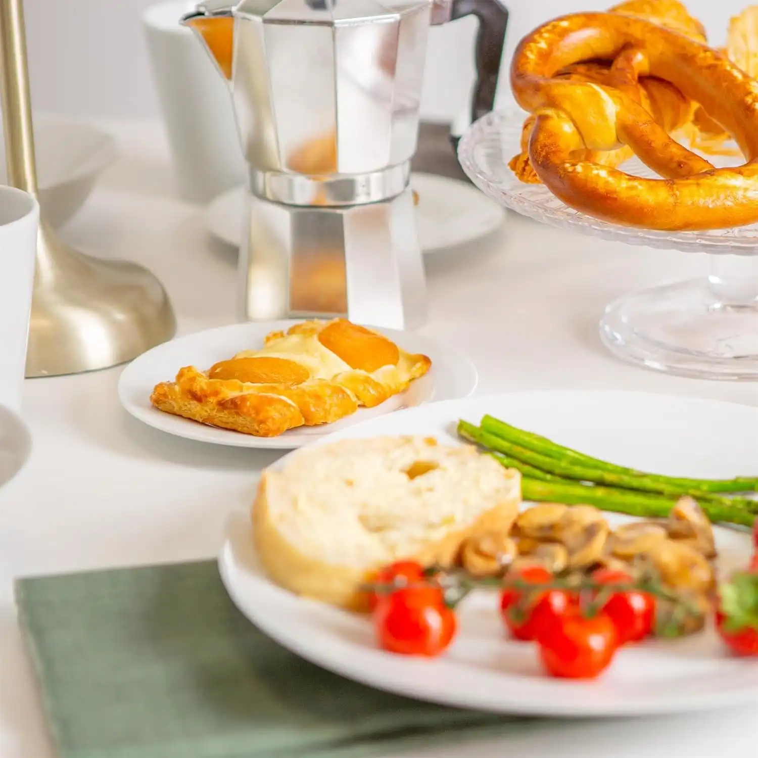 Assiette Chic en Porcelaine - Assiettes Blanches à Bord Large | Lot d’Assiettes à Dessert, Pain ou Accompagnement – Porcelaine Compatible Micro-ondes & Lave-vaisselle 6 - CHAPCHAP Africa - CHAPCHAP Africa