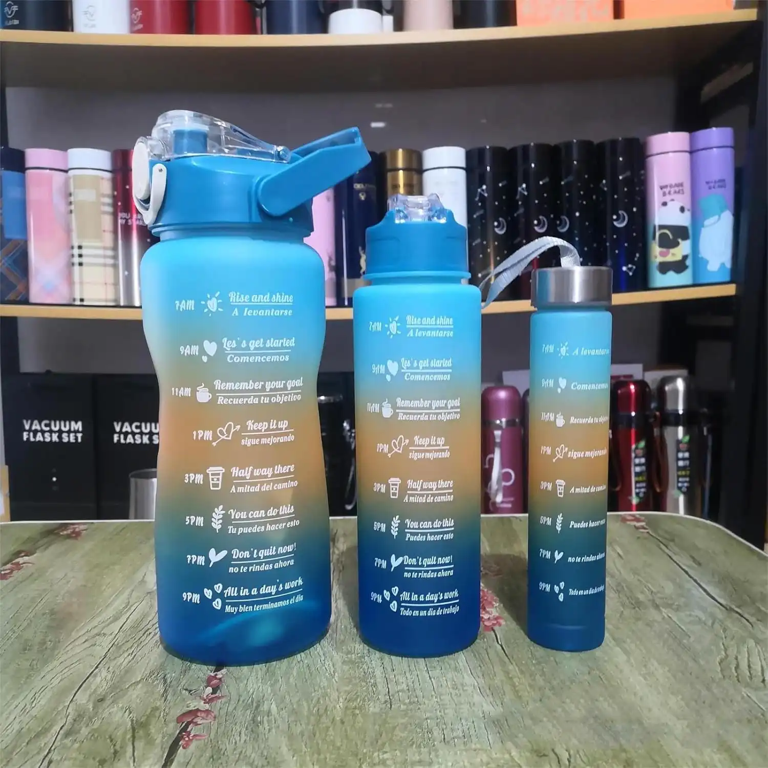 Set de 3 Gourdes Dégradées – 2L, 900ml, 300ml – Bouteilles de Sport avec Paille – Grande Capacité – Pour Voyage, Fitness, Étudiants 3 - CHAPCHAP Africa - CHAPCHAP Africa